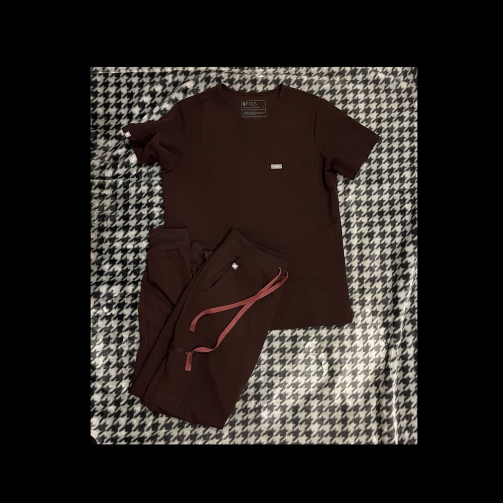 Figs Women's Brown Scrub Set